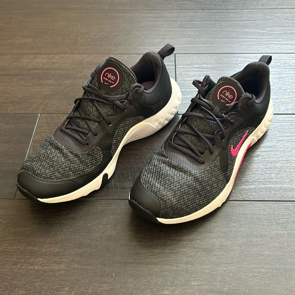 Nike Renew In-Season TR 11 Women's sneakers size 8.5